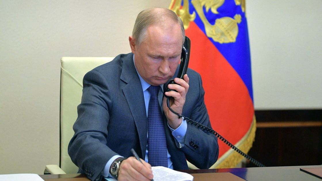 Putin i Makron razgovarali o situaciji u Ukrajini