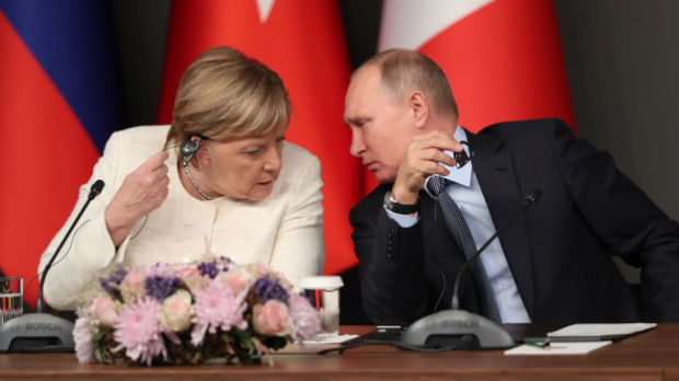 Putin i Merkel: Hitno obrazovati ustavni komitet u Siriji