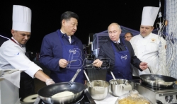 Putin i Si jeli palačinke uz votku