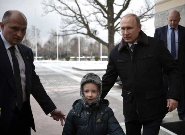 Putin ispunio neobičnu želju bolesnom dečaku (FOTO, VIDEO)
