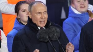 „Putin je diktator i tiranin, ali ga podržavaju i druge sile i zapad treba da ih razume“: Sajmon Dženkins u analizi za Gardijan