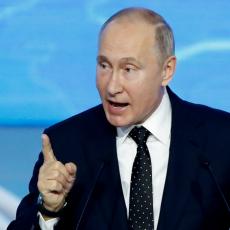 Putin nasankao Amere: KAKAV OBRT! Prvo im pohvalio sistem, pa ih ZALEDIO! (VIDEO)