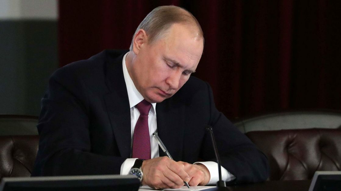 Putin potpisao ukaz o posebnim merama u oblasti spoljnoekonomske delatnosti radi osiguranja bezbednosti Rusije
