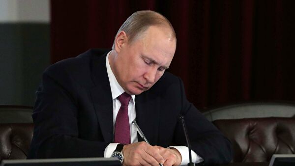 Putin potpisao zakon o pravu Vlade na uvođenje vanrednog stanja