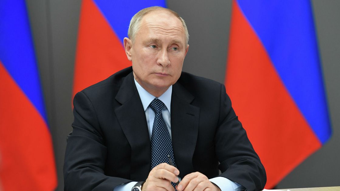Putin pozvao da se moralni i etički standardi prošire na internet