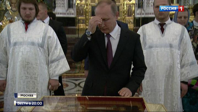 Putin se poklonio moštima Svetog Nikole