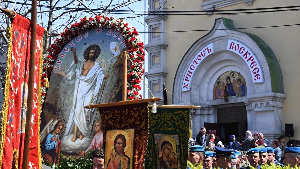 Putin: uskrs simbolizuje nerazdvojnu vezu između vremena i duhovnih tradicija koji služe jedinstvu našeg naroda