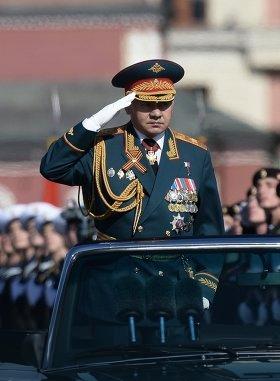 Putinov naslednik, vojni heroj, čovek koji govori DEVET JEZIKA: Ko je Sergej Šojgu, UDARNA PESNICA RUSIJE?