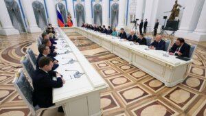 „Putinu je potreban rat da bi preživeo“: Analiza Gardijana o tome šta je otkrila rekonstrukcija vlade Rusije?
