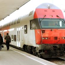 Putnici ostali zarobljeni na peronu: Zbog krađe kablova vozovi masovno kasne širom zemlje