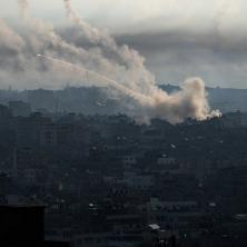RAKETIRANO VOZILO HITNE POMOĆI: Horor u Gazi - nastradalo šestoro, među njima i lekari