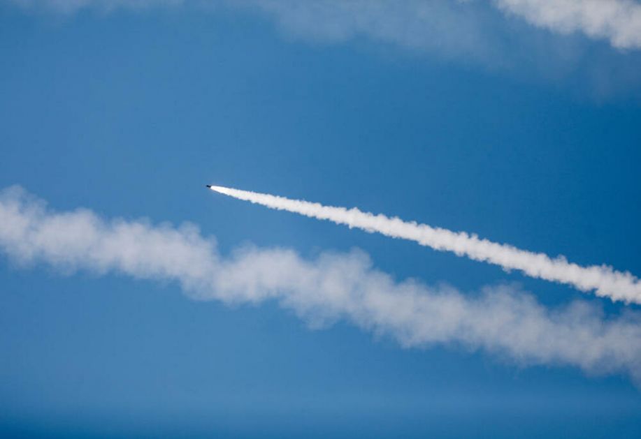 RAKETNI DUEL NA NEBU IZRAELA Gvozdena kupola protiv HAMASOVIH raketa M-203 VIDEO