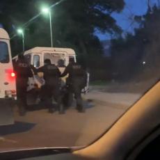 RASPAD SISTEMA U CRNOJ GORI: Policija ostala bez goriva, policajci guraju džipove po Podgorici (VIDEO)