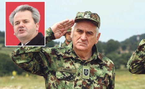 RASPLAMSANE SVAĐE: Sloba za Tomu Nikolića poen u kampanji