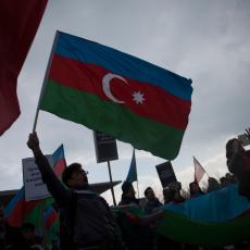 RAT NA ULICAMA LONDONA: Opšta tuča Jermena i Azerbejdžanaca (VIDEO)