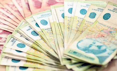 RAZBOJNIŠTVO U ZORU: Uz pretnju nožem niškoj prodavačici oteo 600.000 dinara