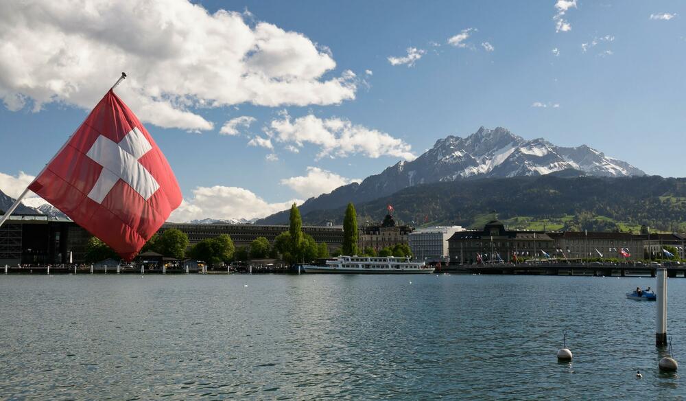REFERENDUM O KOVID PROPUSNICAMA: Švajcarci glasaju o merama suzbijanja koronavirusa