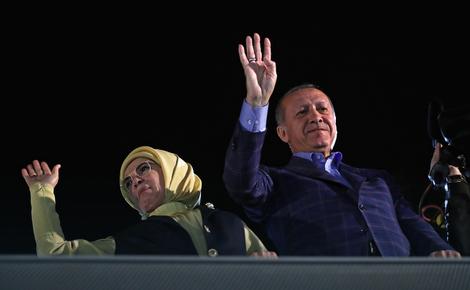 REFERENDUM U TURSKOJ Opozicija traži novo prebrojavanje glasova, Erdogan: Jasna pobeda!