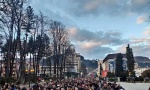 REKA ljudi ide kroz Bijelo Polje: Pogledajte kako 20.000 vernika defiluje kroz grad (VIDEO)