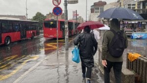 RHMZ izdao hitna upozorenja: Grmljavina, grad i jak vetar širom Srbije
