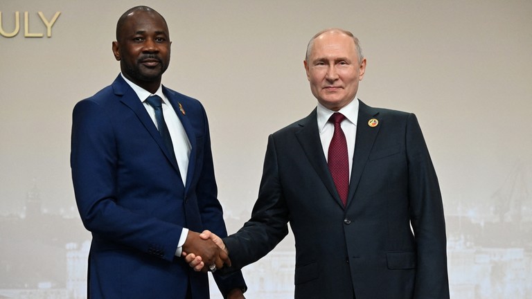 RT: Afrički lider zahvaljuje Putinu na podršci u vezi sa sankcijama