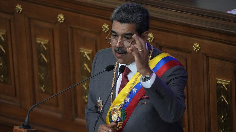 RT: Argentinski lider sledi „nacističku ideologiju“ – Maduro
