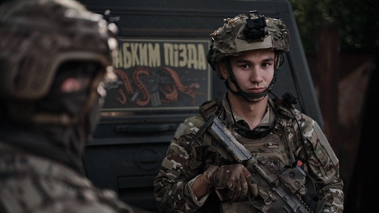 RT: Bivši ambasador u NATO-u savetuje Ukrajinu da regrutuje tinejdžere