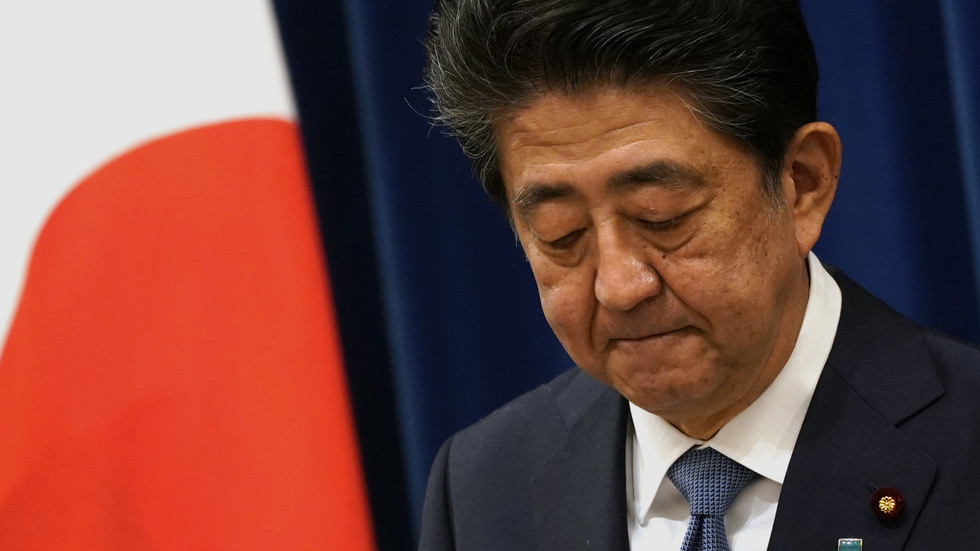 RT: Dugogodišnji japanski premijer Šinzo Abe dao ostavku