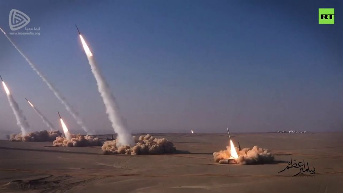 RT: Iran pokazao vojnu moć tokom vežbi u pustinji sa raketama i bespilotnim letelicama