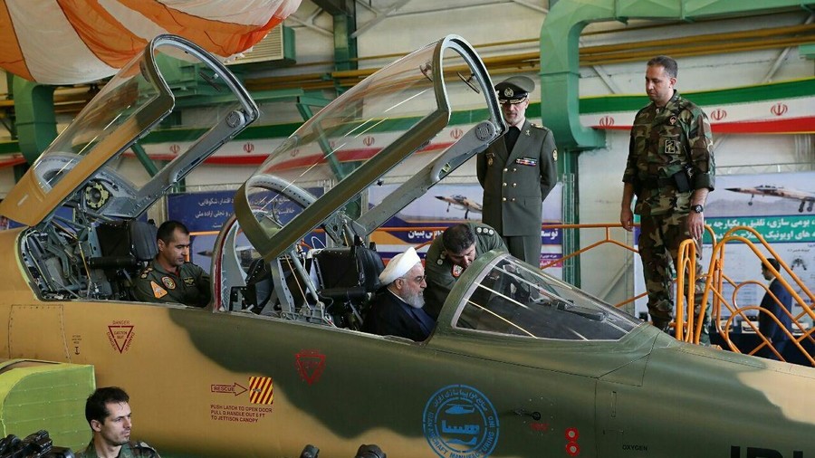 RT: Iran predstavio prvi borbeni avion domaće proizvodnje