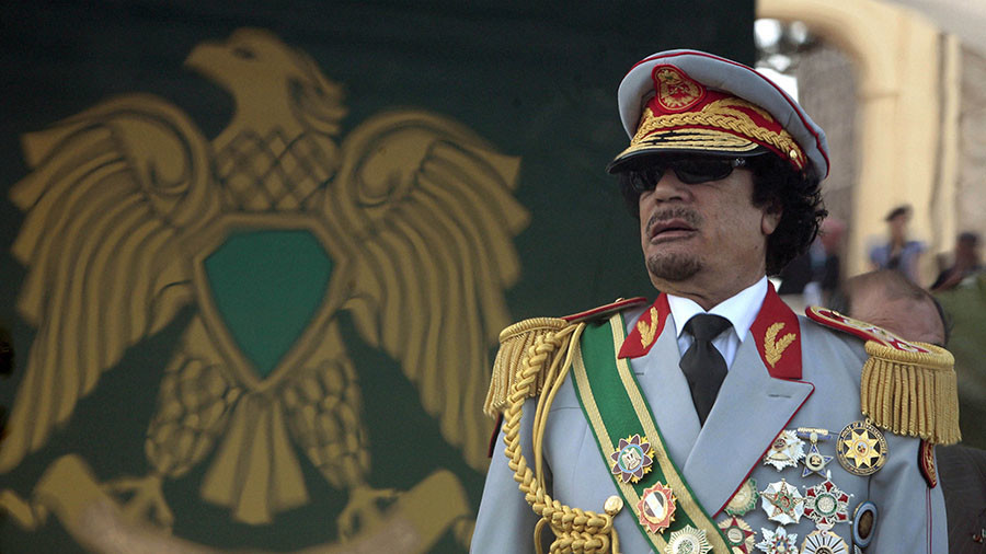 RT: Kina bi mogla uspeti što Gadafi nije - izbaciti dolar u trgovini naftom