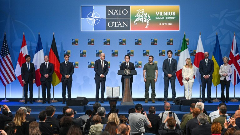 RT: Kolonije SAD u Evropi se zovu NATO - Zaharova