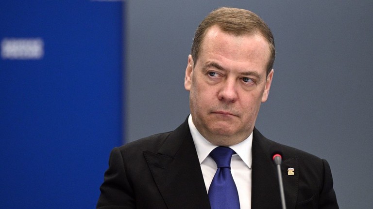 RT: „Ne uzimajte NATO zarobljenike“ – Medvedev