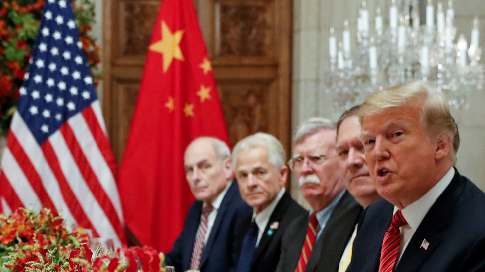 RT: Prelazak linije apsurda: Trampova pretnja Kini carinama dovela diplomatiju SAD na novo dno