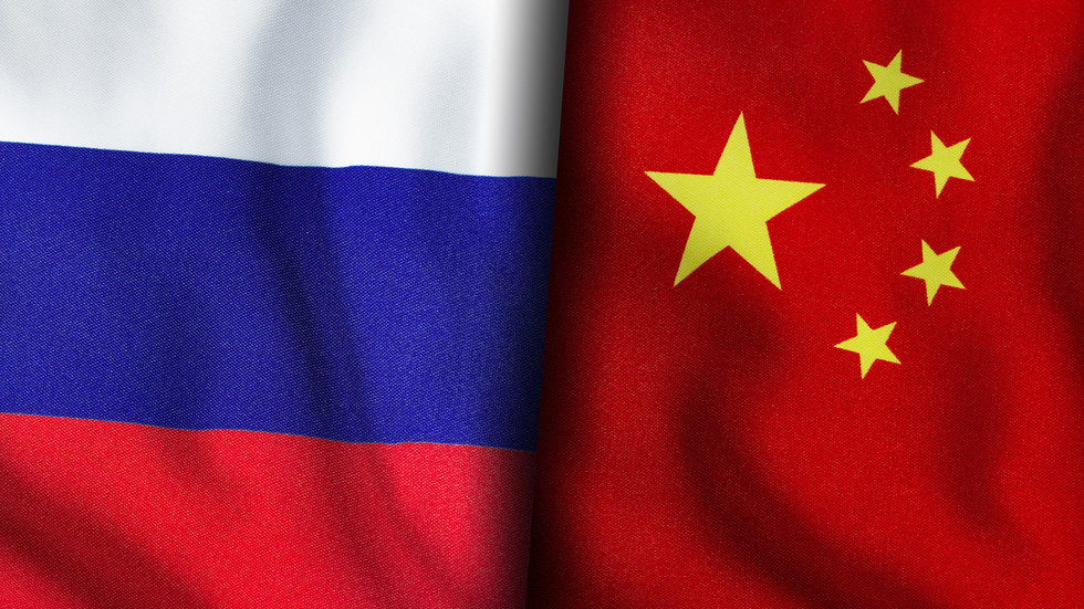 RT: Rusija i Kina neće stvoriti istočni vojni blok da bi se nadmetale sa NATO-om, jer su ekskluzivni klubovi „kontraproduktivni“, kaže Lavrov