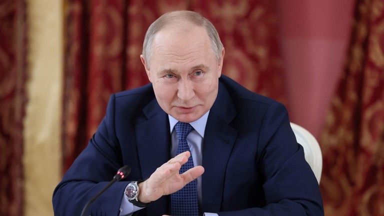 RT: Rusija nema „neprijateljske nacije“, samo „neprijateljske elite“ – Putin