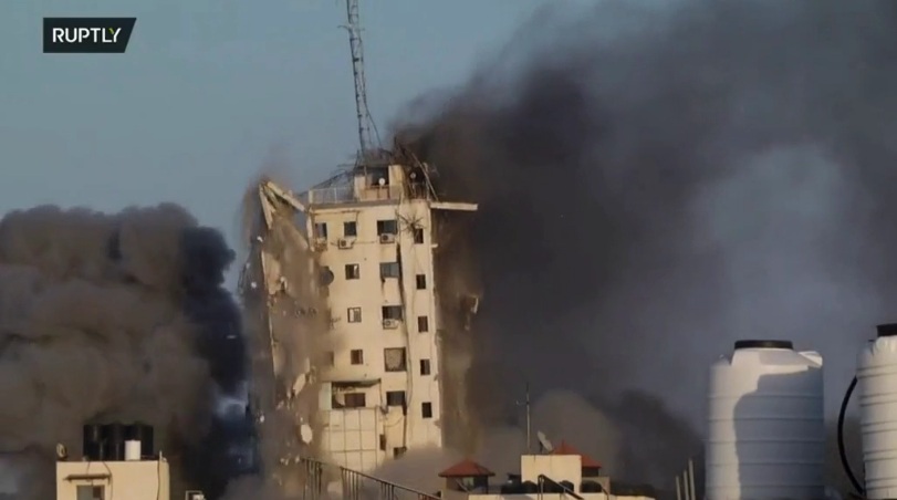 RT: Srušena desetospratnica u Gazi nakon izraelskog napada