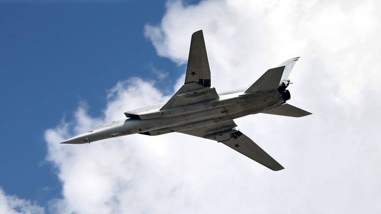 RT: Srušio se strateški bombareder Tu-22M3 na severozapadu Rusije 