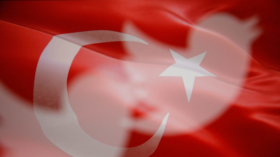 RT: Turska uvela zabranu reklamiranja na Tviteru, Periskopu i Pintrestu, obećavajući da će se boriti protiv „digitalnog fašizma“