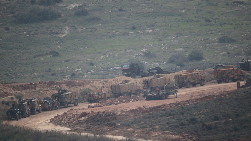 RT: Turske snage se gomilaju na sirijskoj granici nakon što je Erdogan najavio vojnu operaciju