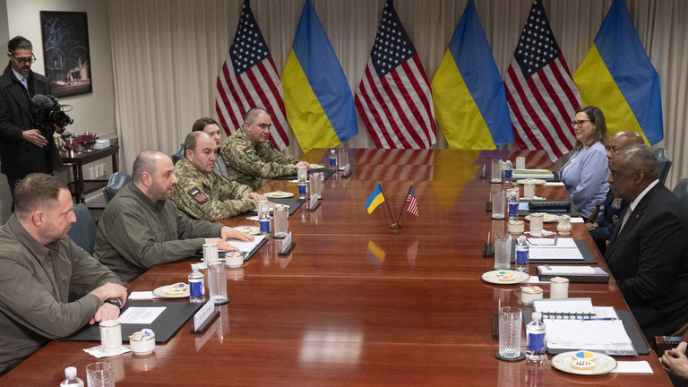 RT: Ukrajina traži od SAD vojnu pomoć koja ne postoji – Njujork tajms