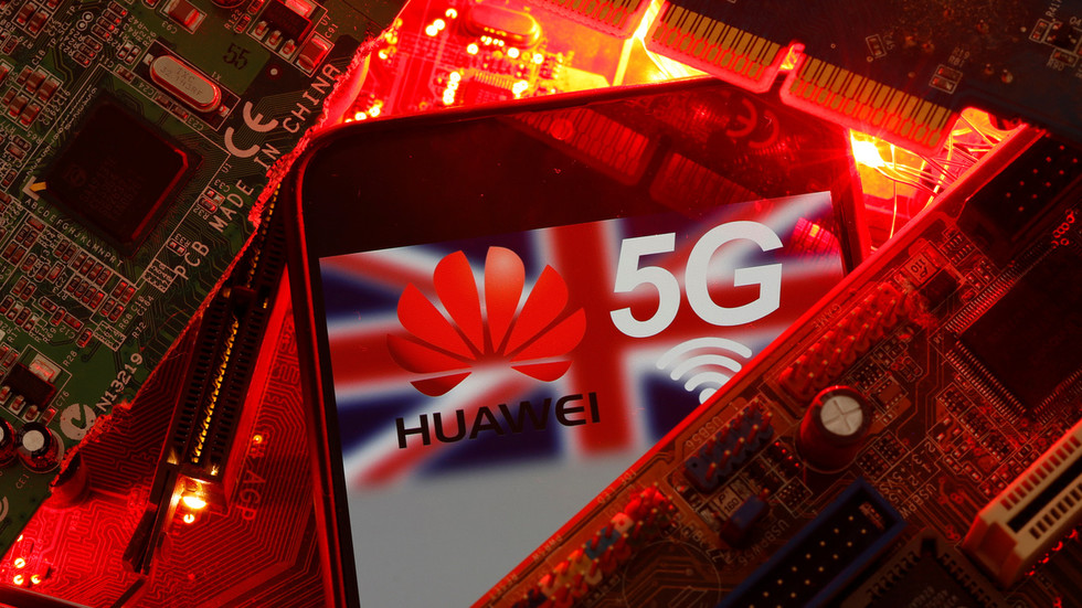 RT: Velika Britanija počela sa uklanjanjem opreme kineskog „Huaveja“ iz sistema 5G mreže