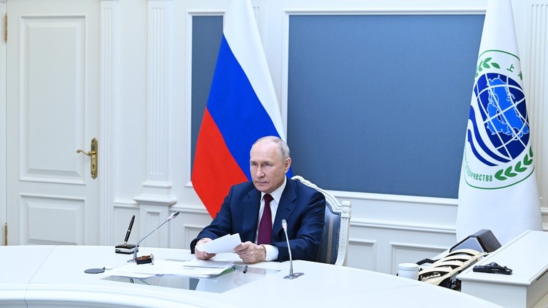 RT: Zavisnost Zapada o zaduživanju mogla bi da izazove novu globalnu finansijsku krizu – Putin