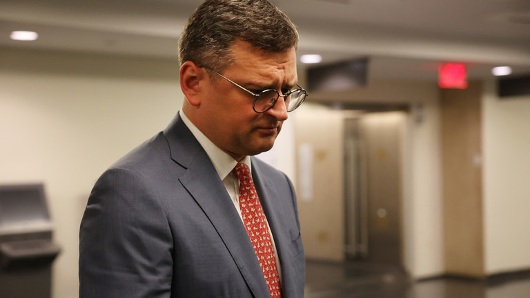 RT: Zelenski bi mogao da otpusti ministra spoljnih poslova – ukrajinski mediji