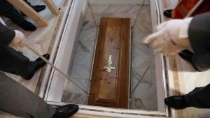 RTS: Kako izgleda kripta gde je sahranjen patrijarh Irinej? (VIDEO)