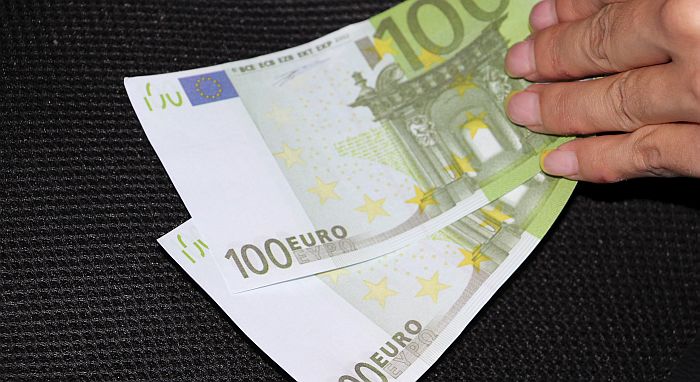 Radnik EPS-a dobijao 700 evra mita kako bi firmi mesečno umanjio račun za milion dinara