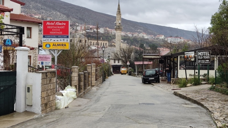Radobolja poplavila ulice Starog grada u Mostaru