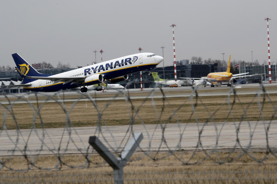 Rajaner zatvara bazu na aerodromu u Frankfurtu