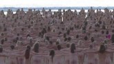 Rak kože i umetnost: Hiljade golih ljudi na plaži učestvovale u stvaranju umetničkog dela u Australiji