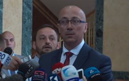 
					Rakić: Inicijativa o ujedinjenju Kosovske Mitrovice je provokacija 
					
									